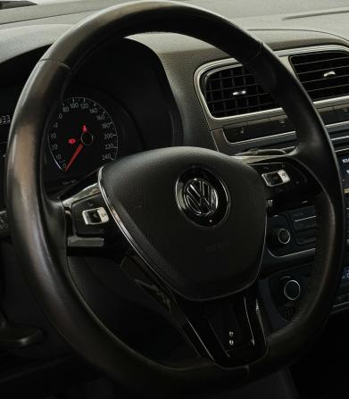 Volkswagen Polo V Рестайлинг с пробегом 2016 года, цена 1 000 000 рублей, 169587 км, седан, Автокод Объявления