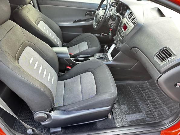 Kia Ceed II с пробегом 2014 года, цена 1 240 000 рублей, 128220 км, хэтчбек, Автокод Объявления