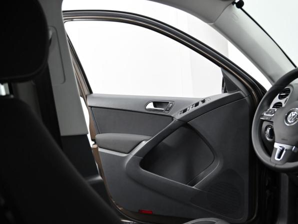 Volkswagen Tiguan I Рестайлинг с пробегом 2015 года, цена 1 449 000 рублей, 151000 км, внедорожник, Автокод Объявления