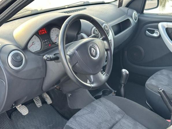 Renault Logan I Рестайлинг с пробегом 2010 года, цена 585 000 рублей, 135134 км, седан, Автокод Объявления