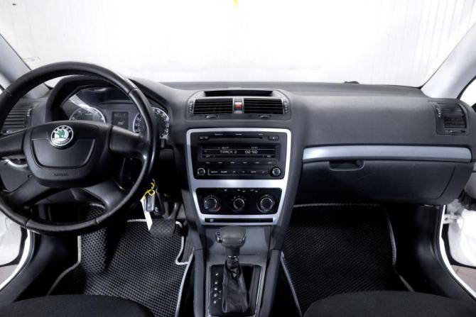 Skoda Octavia II (A5) Рестайлинг с пробегом 2013 года, цена 599 000 рублей, 233000 км, лифтбек, Автокод Объявления