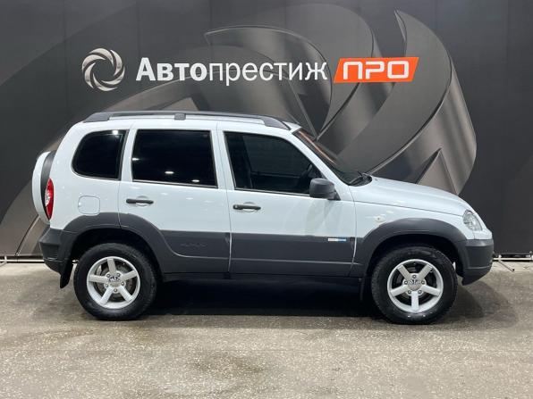 Chevrolet Niva I Рестайлинг с пробегом 2015 года, цена 709 000 рублей, 34237 км, внедорожник, Автокод Объявления