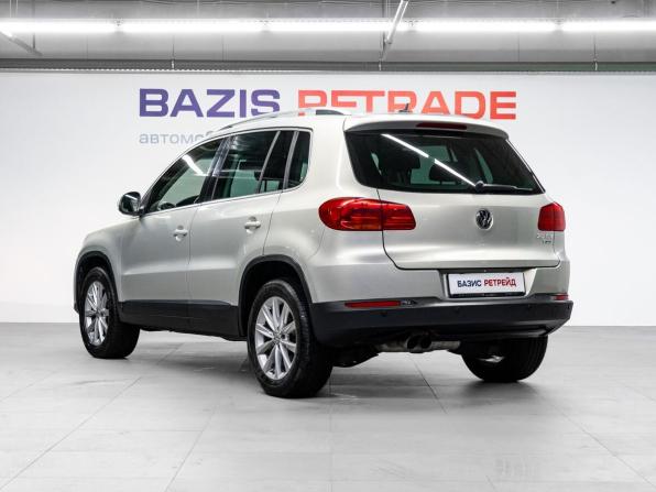 Volkswagen Tiguan I Рестайлинг с пробегом 2012 года, цена 1 699 000 рублей, 124000 км, внедорожник, Автокод Объявления