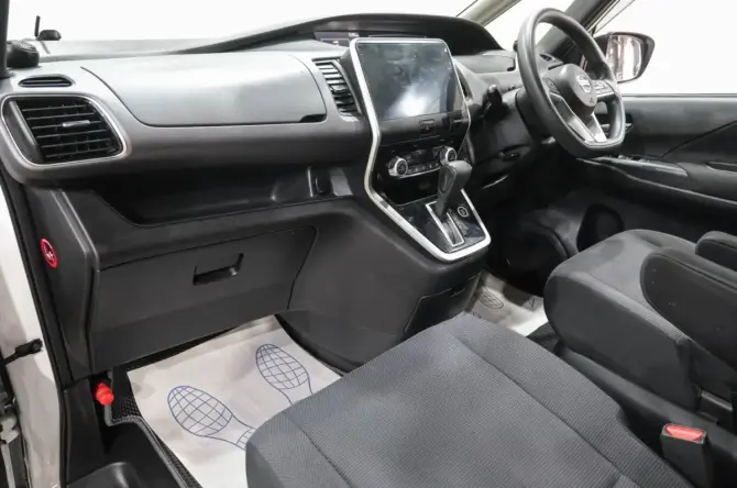 Nissan Serena V (C27) с пробегом 2016 года, цена 1 619 000 рублей, 215000 км, минивэн, Автокод Объявления