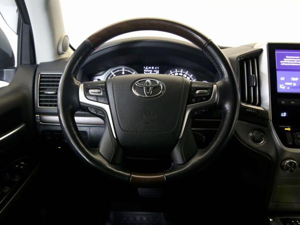 Toyota Land Cruiser 200 Series Рестайлинг 2 с пробегом 2018 года, цена 7 990 000 рублей, 51985 км, внедорожник, Автокод Объявления