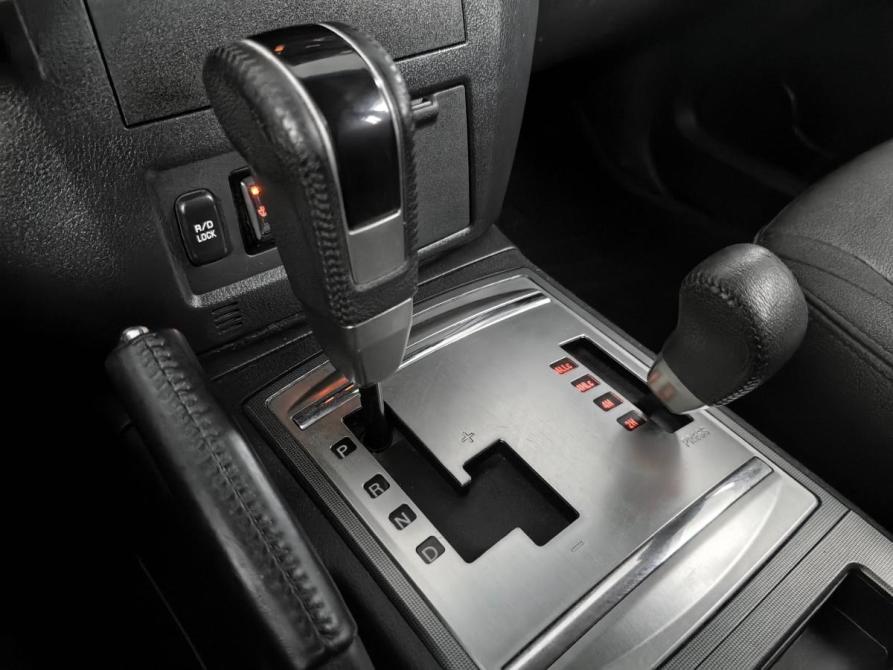 Mitsubishi Pajero IV Рестайлинг 1 Москва  - изображение 19
