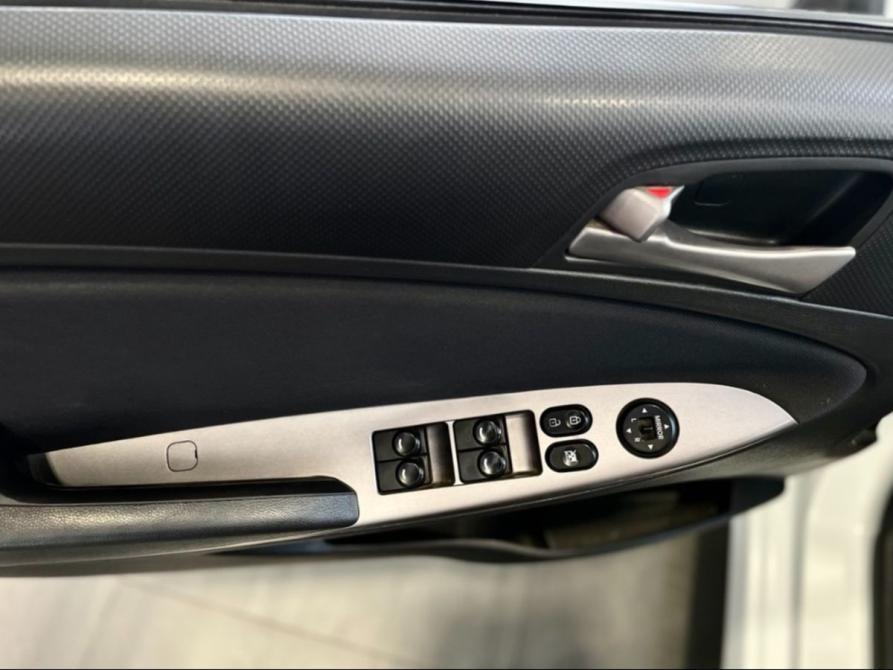 Hyundai Solaris I Рестайлинг Ростов-на-Дону  - изображение 10