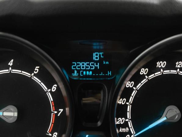Ford Fiesta Mk6 Рестайлинг с пробегом 2015 года, цена 420 000 рублей, 228550 км, седан, Автокод Объявления