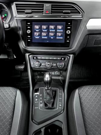Volkswagen Tiguan II с пробегом 2019 года, цена 1 717 000 рублей, 214851 км, внедорожник, Автокод Объявления