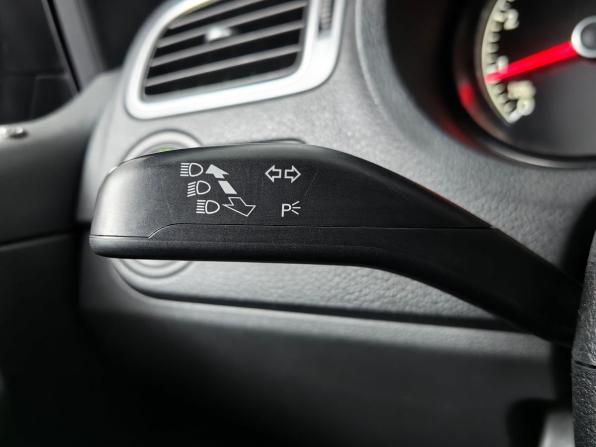 Volkswagen Polo V Рестайлинг с пробегом 2016 года, цена 1 032 000 рублей, 149445 км, седан, Автокод Объявления
