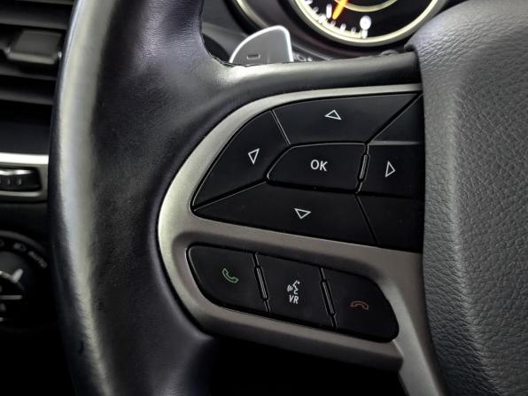 Jeep Cherokee V (KL) Рестайлинг с пробегом 2018 года, цена 2 400 000 рублей, 101850 км, внедорожник, Автокод Объявления
