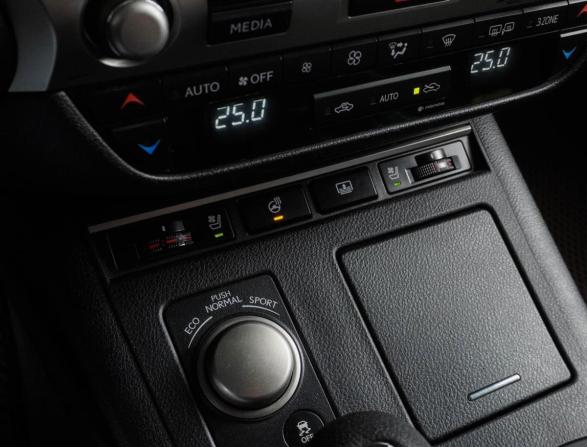 Lexus ES VI с пробегом 2013 года, цена 1 570 000 рублей, 412356 км, седан, Автокод Объявления