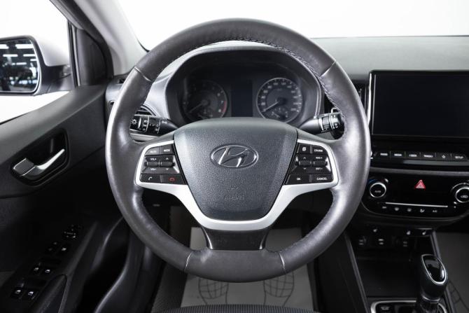 Hyundai Solaris I с пробегом 2024 года, цена 2 009 000 рублей, 37500 км, седан, Автокод Объявления