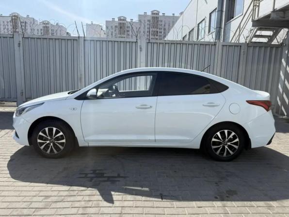 Hyundai Solaris II с пробегом 2017 года, цена 899 000 рублей, 187014 км, седан, Автокод Объявления