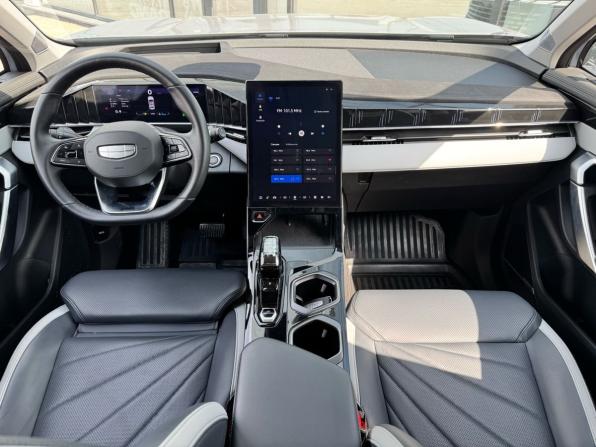 Geely Atlas II с пробегом 2024 года, цена 3 390 000 рублей, 3081 км, внедорожник, Автокод Объявления