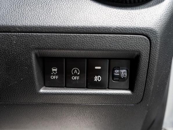 Suzuki Ignis III с пробегом 2019 года, цена 1 065 000 рублей, 99500 км, хэтчбек, Автокод Объявления