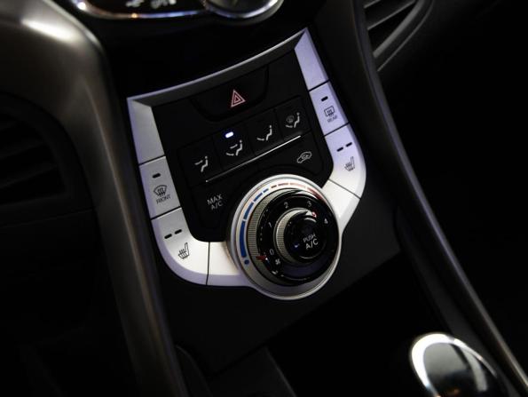 Hyundai Elantra V (MD) с пробегом 2012 года, цена 999 000 рублей, 130987 км, седан, Автокод Объявления