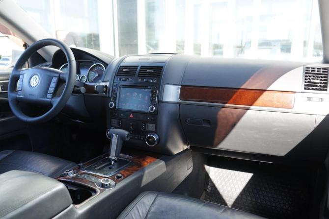 Volkswagen Touareg I Рестайлинг с пробегом 2009 года, цена 1 650 000 рублей, 187000 км, внедорожник, Автокод Объявления