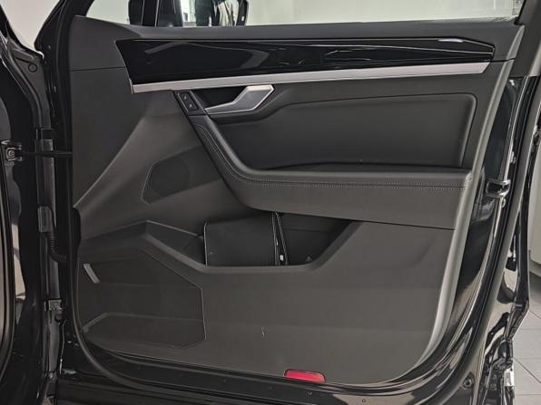 Volkswagen Touareg III с пробегом 2021 года, цена 5 975 000 рублей, 122369 км, внедорожник, Автокод Объявления