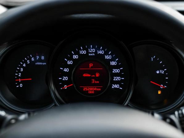 Kia Ceed II Рестайлинг с пробегом 2017 года, цена 980 000 рублей, 252631 км, хэтчбек, Автокод Объявления