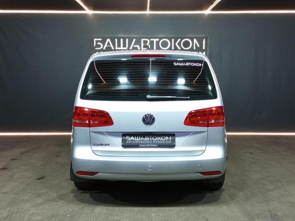 Volkswagen Touran I Рестайлинг 2 с пробегом 2011 года, цена 845 000 рублей, 235406 км, компактвэн, Автокод Объявления