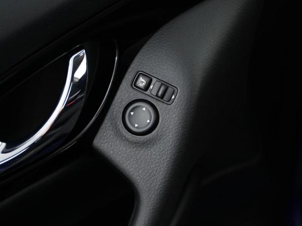 Nissan Qashqai II с пробегом 2018 года, цена 1 798 999 рублей, 141741 км, внедорожник, Автокод Объявления