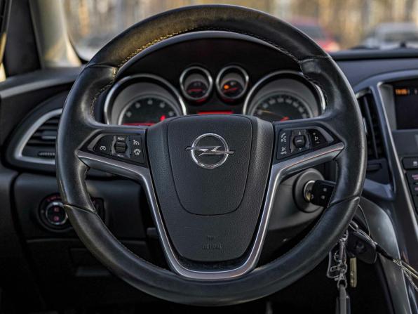 Opel Astra J Рестайлинг с пробегом 2013 года, цена 758 000 рублей, 115528 км, хэтчбек, Автокод Объявления