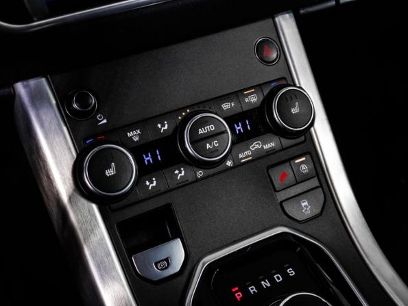 Land Rover Range Rover Evoque I Рестайлинг с пробегом 2018 года, цена 2 349 000 рублей, 95852 км, внедорожник, Автокод Объявления