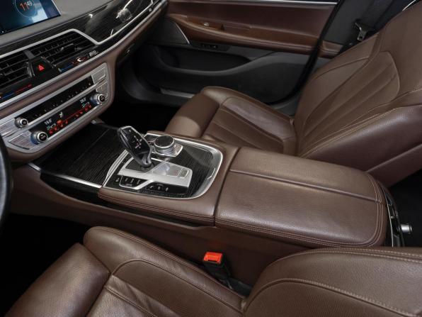 BMW 7 серии VI (G11/G12) Рестайлинг с пробегом 2020 года, цена 3 900 000 рублей, 245500 км, седан, Автокод Объявления