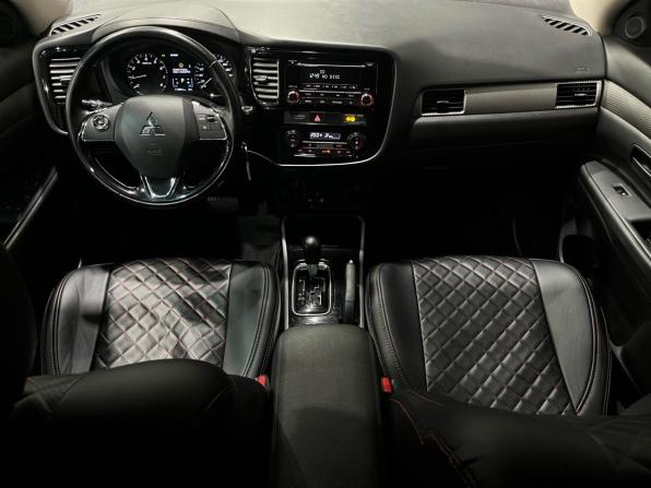 Mitsubishi Outlander III Рестайлинг 2 с пробегом 2017 года, цена 1 890 000 рублей, 113952 км, внедорожник, Автокод Объявления