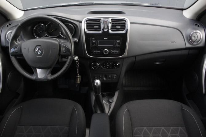 Renault Sandero II с пробегом 2017 года, цена 980 000 рублей, 129583 км, хэтчбек, Автокод Объявления