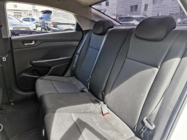 Hyundai Solaris II с пробегом 2017 года, цена 1 345 000 рублей, 122511 км, седан, Автокод Объявления