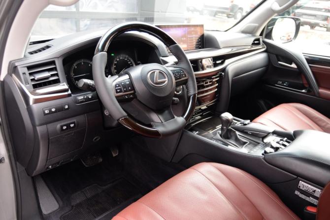 Lexus LX III Рестайлинг 2 с пробегом 2016 года, цена 5 990 000 рублей, 197680 км, внедорожник, Автокод Объявления