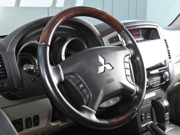 Mitsubishi Pajero IV Рестайлинг 2 с пробегом 2019 года, цена 3 590 000 рублей, 39719 км, внедорожник, Автокод Объявления