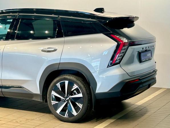 Geely Atlas II с пробегом 2024 года, цена 2 713 000 рублей, 56806 км, внедорожник, Автокод Объявления