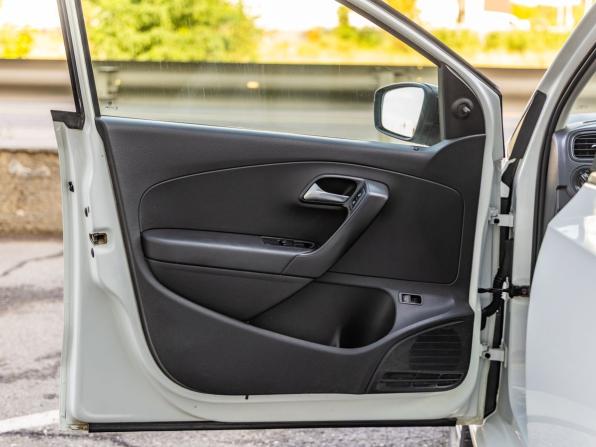 Volkswagen Polo V Рестайлинг с пробегом 2018 года, цена 798 000 рублей, 92294 км, седан, Автокод Объявления