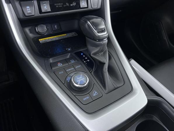 Toyota RAV4 V (XA50) с пробегом 2021 года, цена 3 690 000 рублей, 81400 км, внедорожник, Автокод Объявления