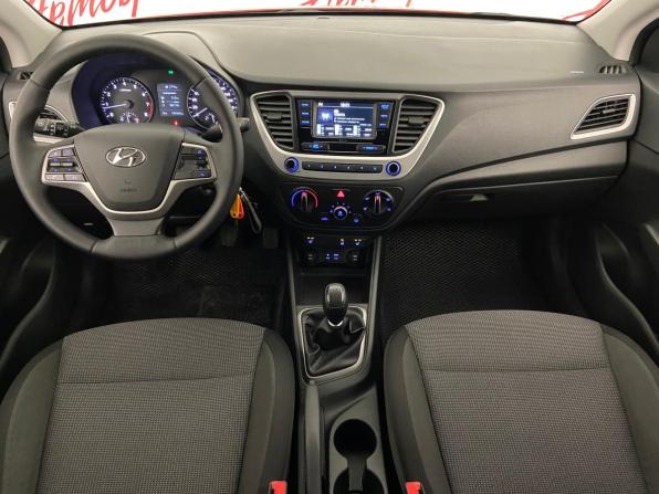 Hyundai Solaris II с пробегом 2017 года, цена 1 249 000 рублей, 140300 км, седан, Автокод Объявления