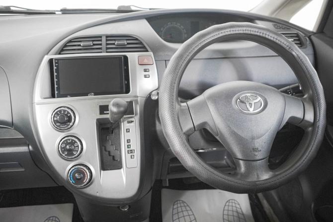 Toyota Ractis I с пробегом 2005 года, цена 659 000 рублей, 235400 км, хэтчбек, Автокод Объявления