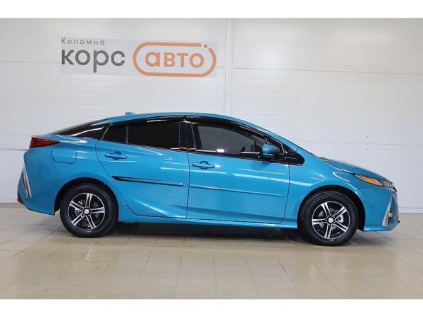 Toyota Prius IV (XW50) с пробегом 2017 года, цена 1 819 000 рублей, 215298 км, лифтбек, Автокод Объявления