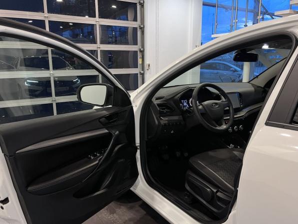 Lada (ВАЗ) Vesta I Рестайлинг (NG) с пробегом 2023 года, цена 999 000 рублей, 45997 км, седан, Автокод Объявления