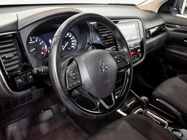 Mitsubishi Outlander III Рестайлинг 3 с пробегом 2019 года, цена 2 200 000 рублей, 106660 км, внедорожник, Автокод Объявления