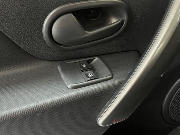 Renault Logan II Рестайлинг с пробегом 2021 года, цена 1 255 000 рублей, 97804 км, седан, Автокод Объявления