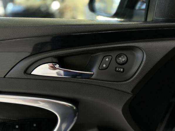 Opel Insignia I Рестайлинг с пробегом 2013 года, цена 1 210 000 рублей, 154693 км, седан, Автокод Объявления