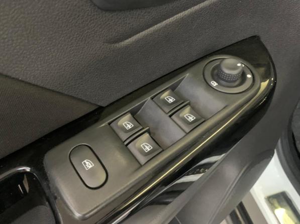 Renault Kaptur I с пробегом 2016 года, цена 1 180 000 рублей, 76581 км, внедорожник, Автокод Объявления