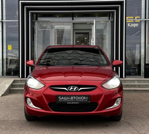 Hyundai Solaris I с пробегом 2013 года, цена 795 000 рублей, 121804 км, седан, Автокод Объявления