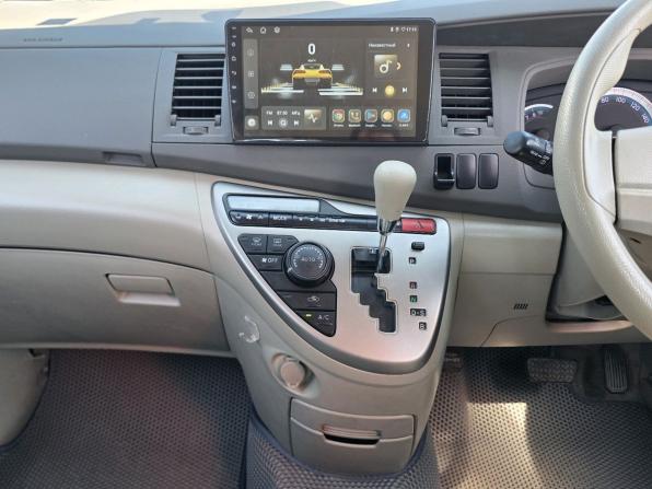 Toyota ISis I Рестайлинг с пробегом 2013 года, цена 1 260 000 рублей, 72374 км, компактвэн, Автокод Объявления
