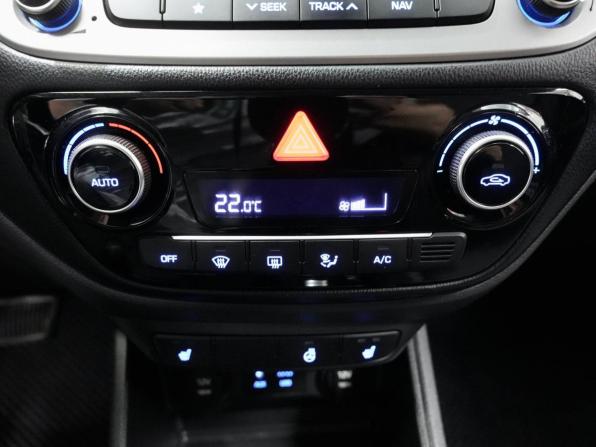 Hyundai Solaris II с пробегом 2018 года, цена 1 295 000 рублей, 114715 км, седан, Автокод Объявления