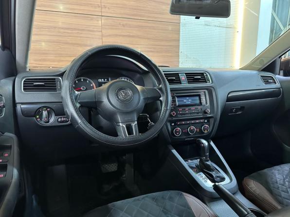 Volkswagen Jetta VI с пробегом 2014 года, цена 1 159 990 рублей, 98569 км, седан, Автокод Объявления