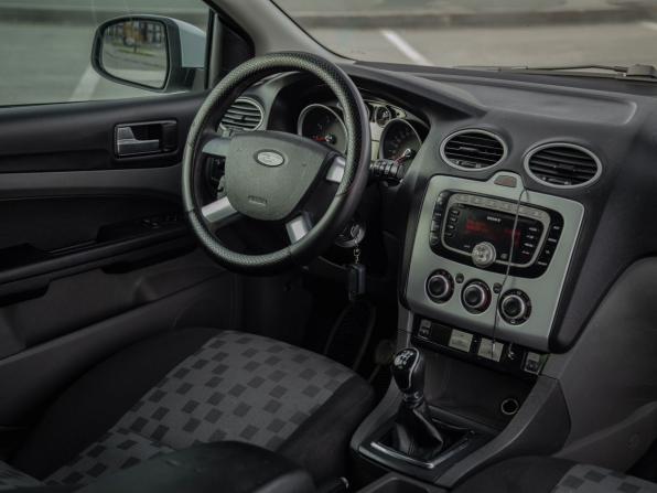 Ford Focus II Рестайлинг с пробегом 2008 года, цена 400 000 рублей, 331631 км, седан, Автокод Объявления